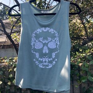 MEDIUM TANK MESSY BUN SKULL SAGE